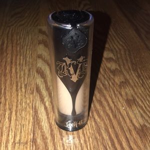 Kay Von D Lock-It foundation